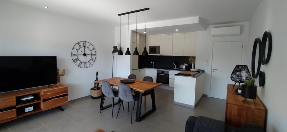 Communal lounge/ TV room, TV and multimedia, Kitchen or kitchenette, Living room, Seating area