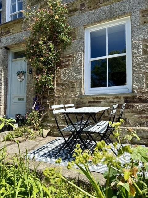 Property building, Patio, Spring, Day, Garden view