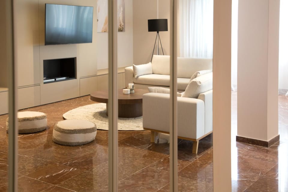 TV and multimedia, Seating area