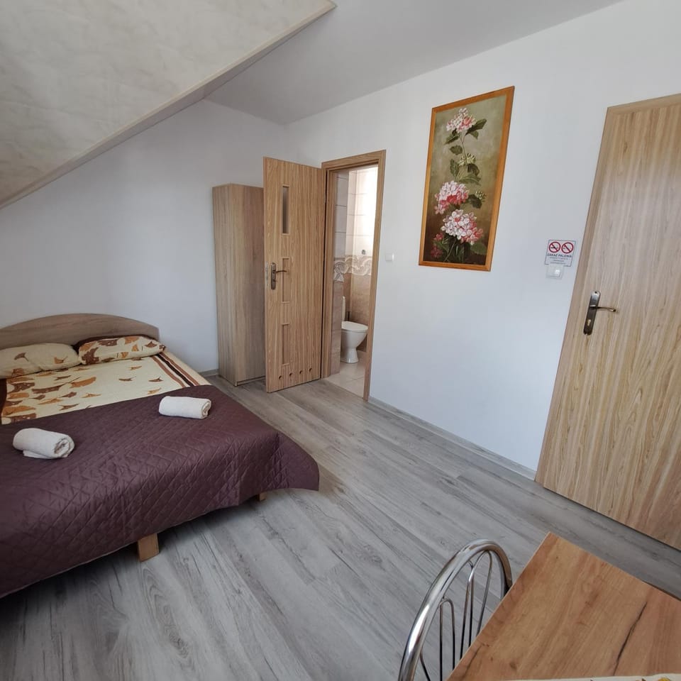 Bed, Photo of the whole room, Bedroom, towels, wardrobe