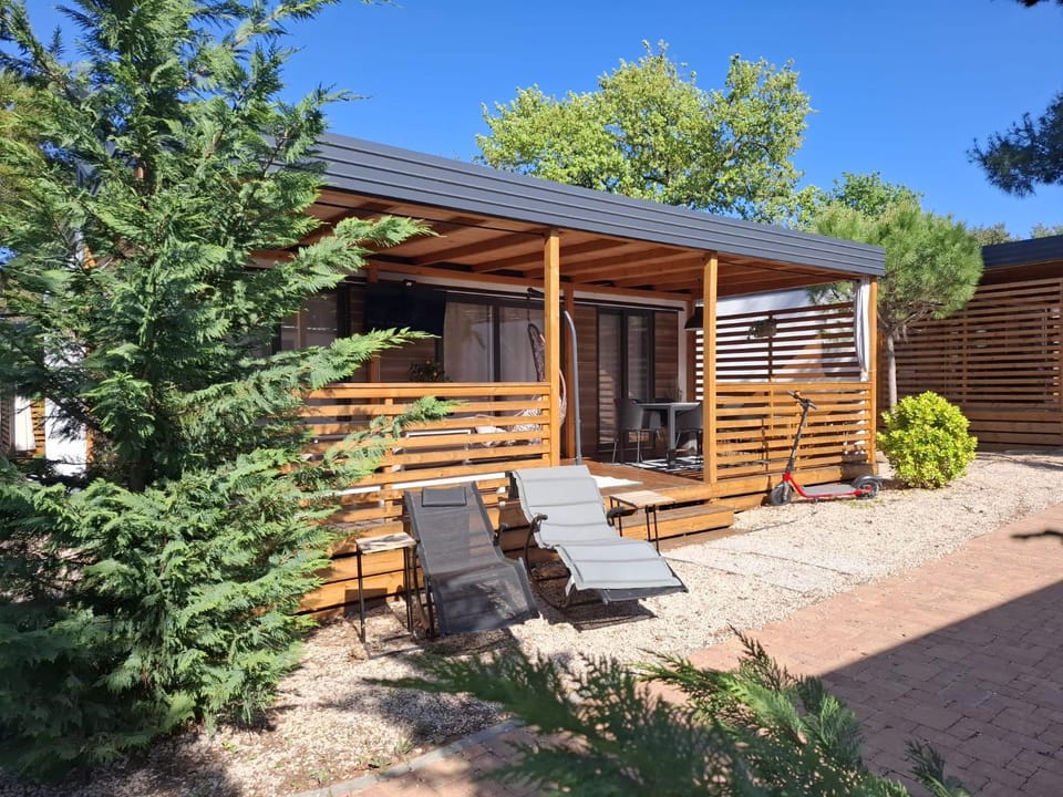 Mobile home AnaMari Campground/ 
RV Resort in Biograd na Moru