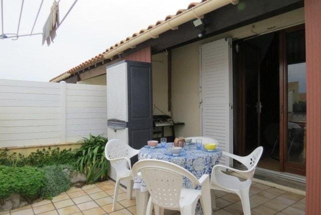 Maisonnette Résidence piscine- tennis 800m des plages 4SANT320 Villa in Fleury