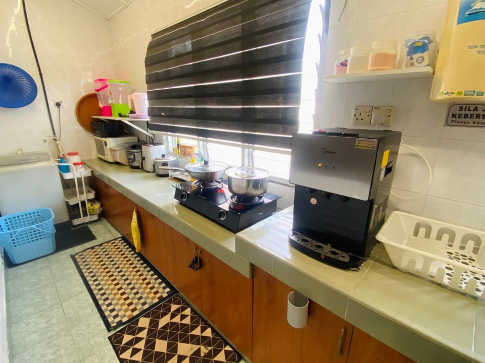 minibar, stove, washing machine