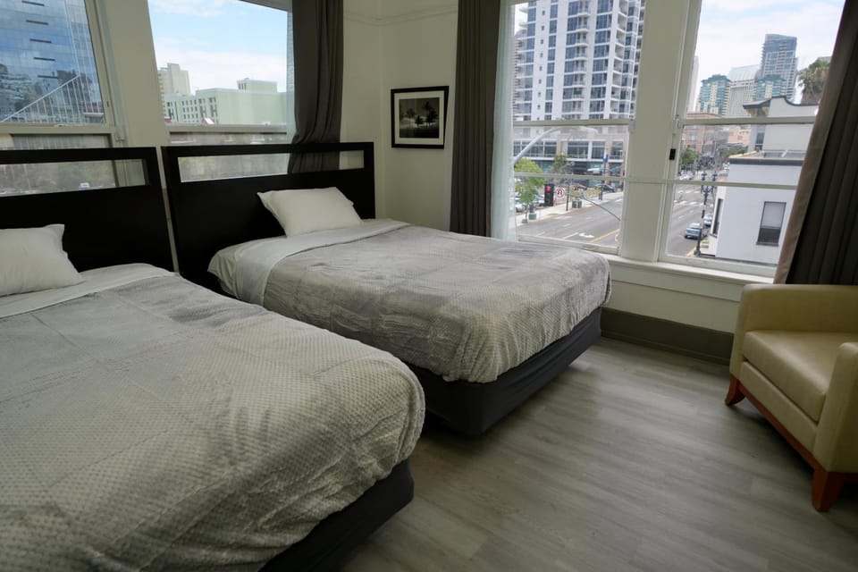 Bed, Photo of the whole room, Bedroom