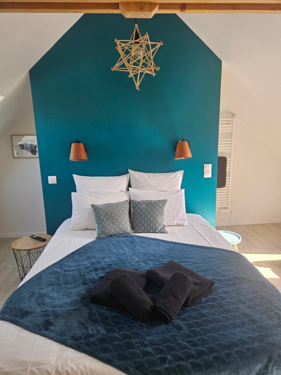 Bed, Photo of the whole room, Bedroom