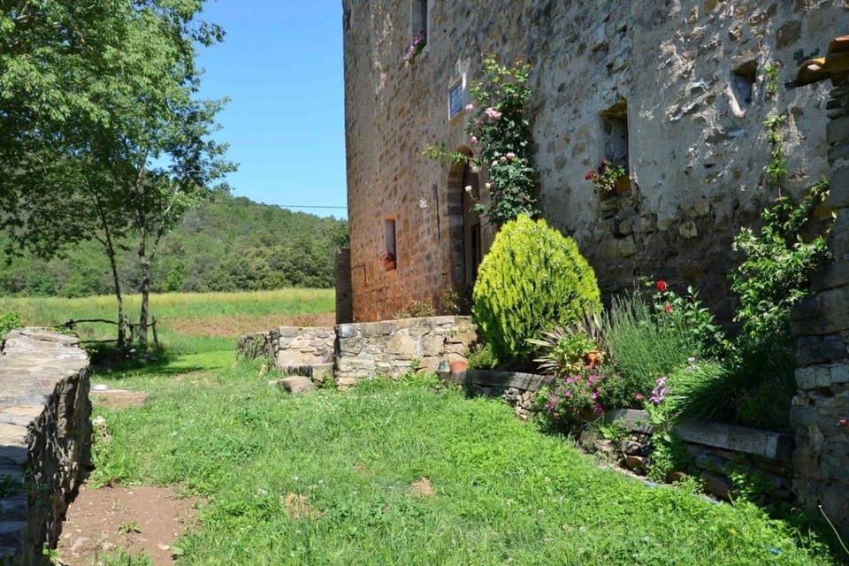 Castell de Roca XII Century House in Garrotxa