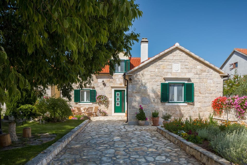 Property building, Garden