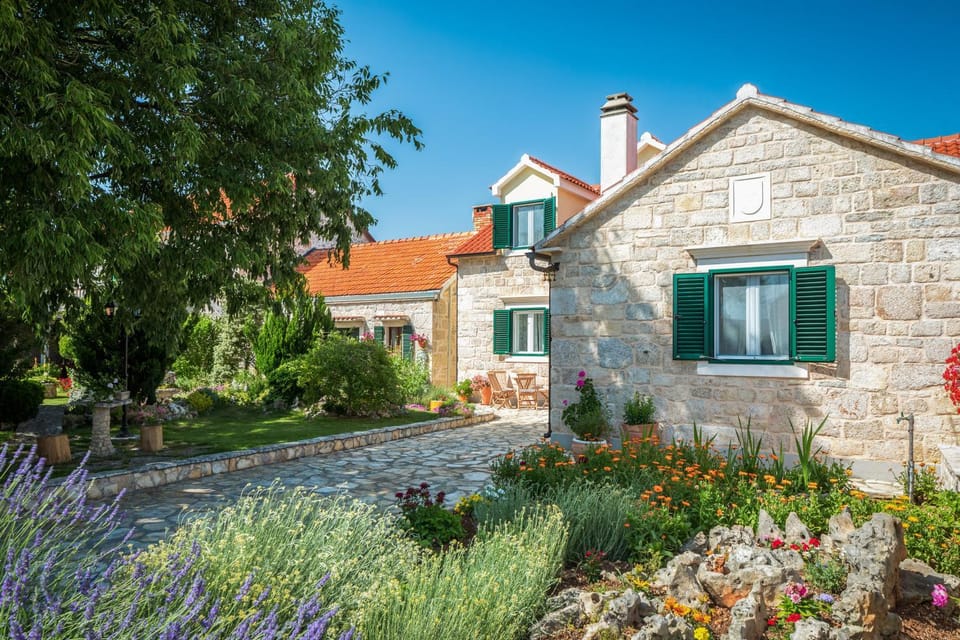 Property building, Garden