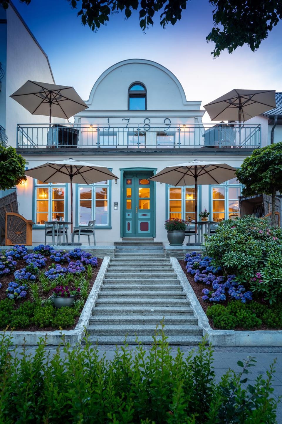 Property building, Facade/entrance