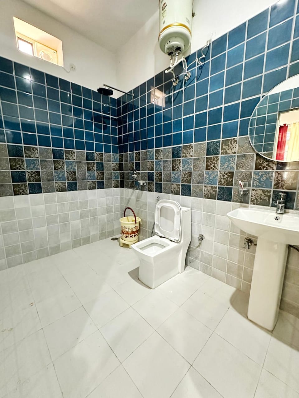 Shower, Toilet, Bathroom