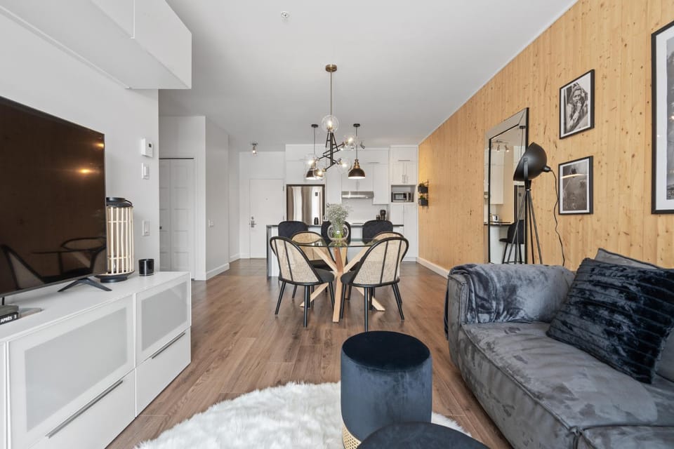 Kitchen or kitchenette, Living room, Dining area
