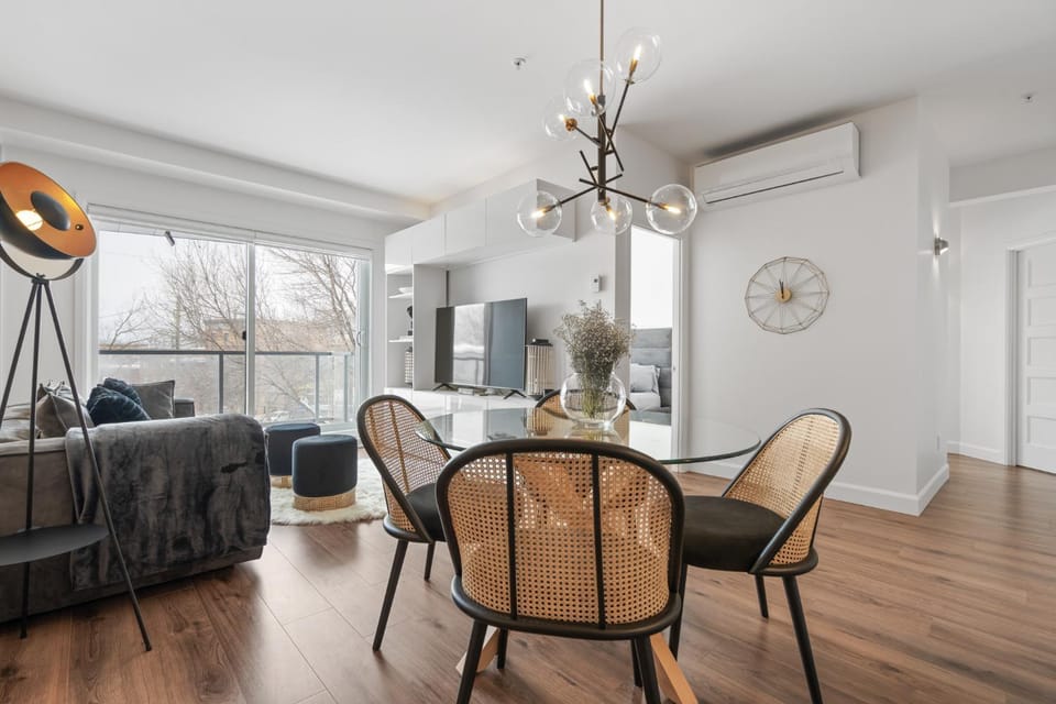 Living room, Dining area, air conditioner