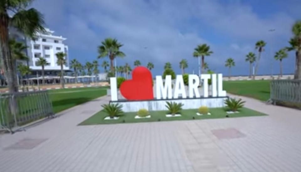 Nearby landmark, Restaurant/places to eat