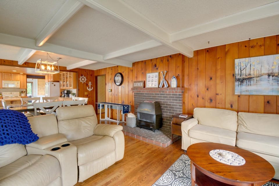 The Swedish Fish Getaway on Lake Saint Clair! House in Lacey