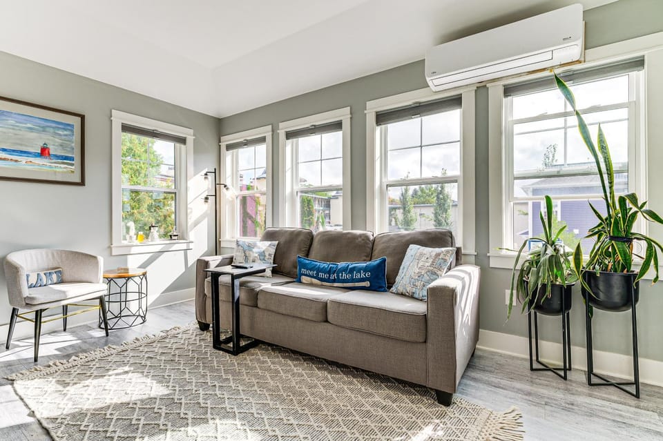 Walk to Dtwn: Charlevoix Condo w/ Fireplace House in Charlevoix