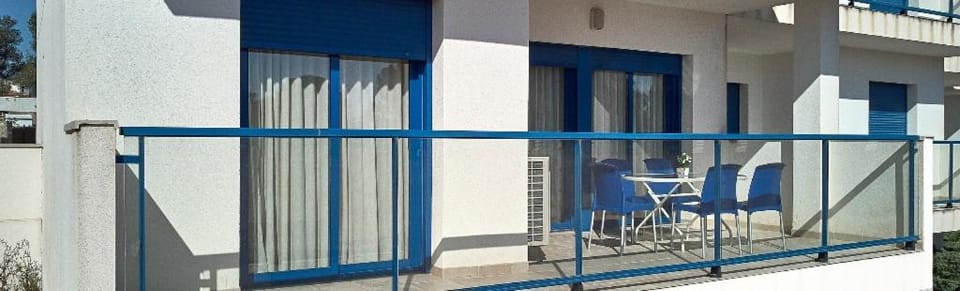 Patio, Facade/entrance, Balcony/Terrace