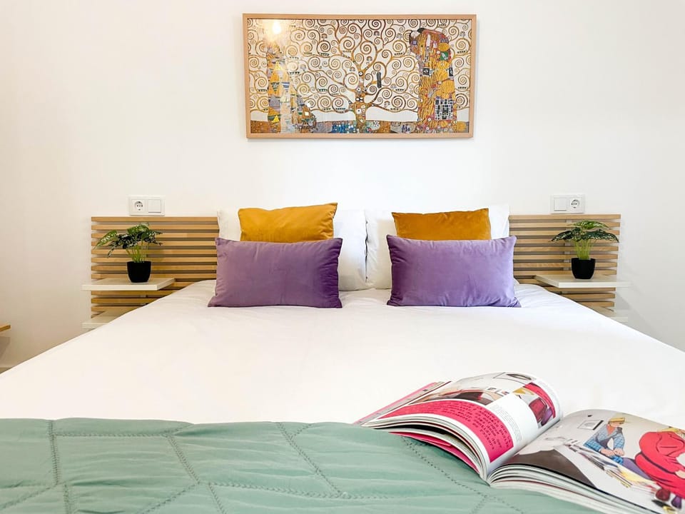 Bed, Photo of the whole room, Bedroom
