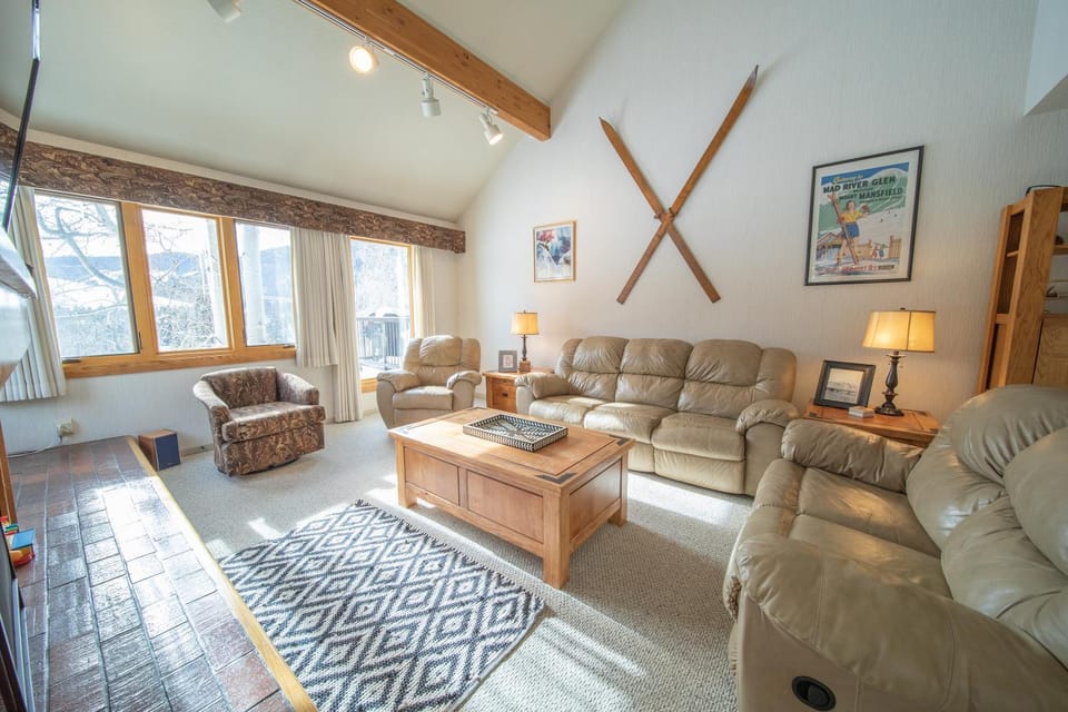 Quicksilver 1618 by SummitCove Lodging in Colorado House in Keystone