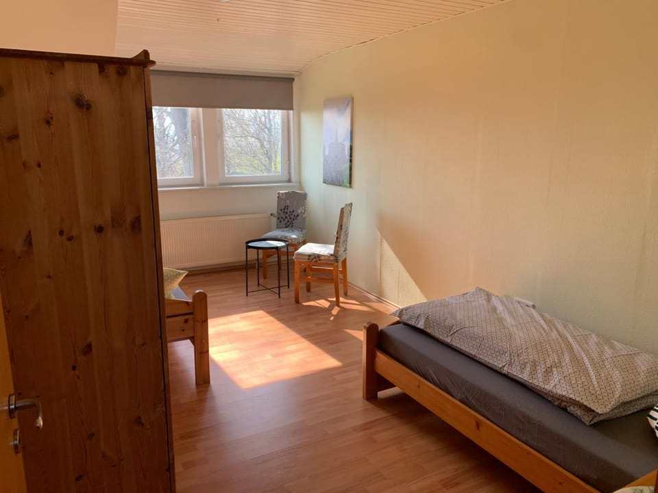 Bed, Photo of the whole room, Seating area, Bedroom