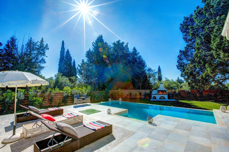 BBQ facilities, Garden, Garden, Garden view, Swimming pool, Swimming pool