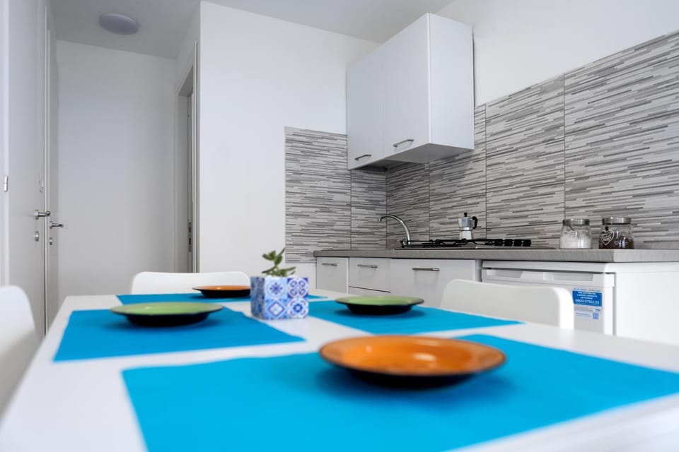 Kitchen or kitchenette, Dining area, pet friendly, stove