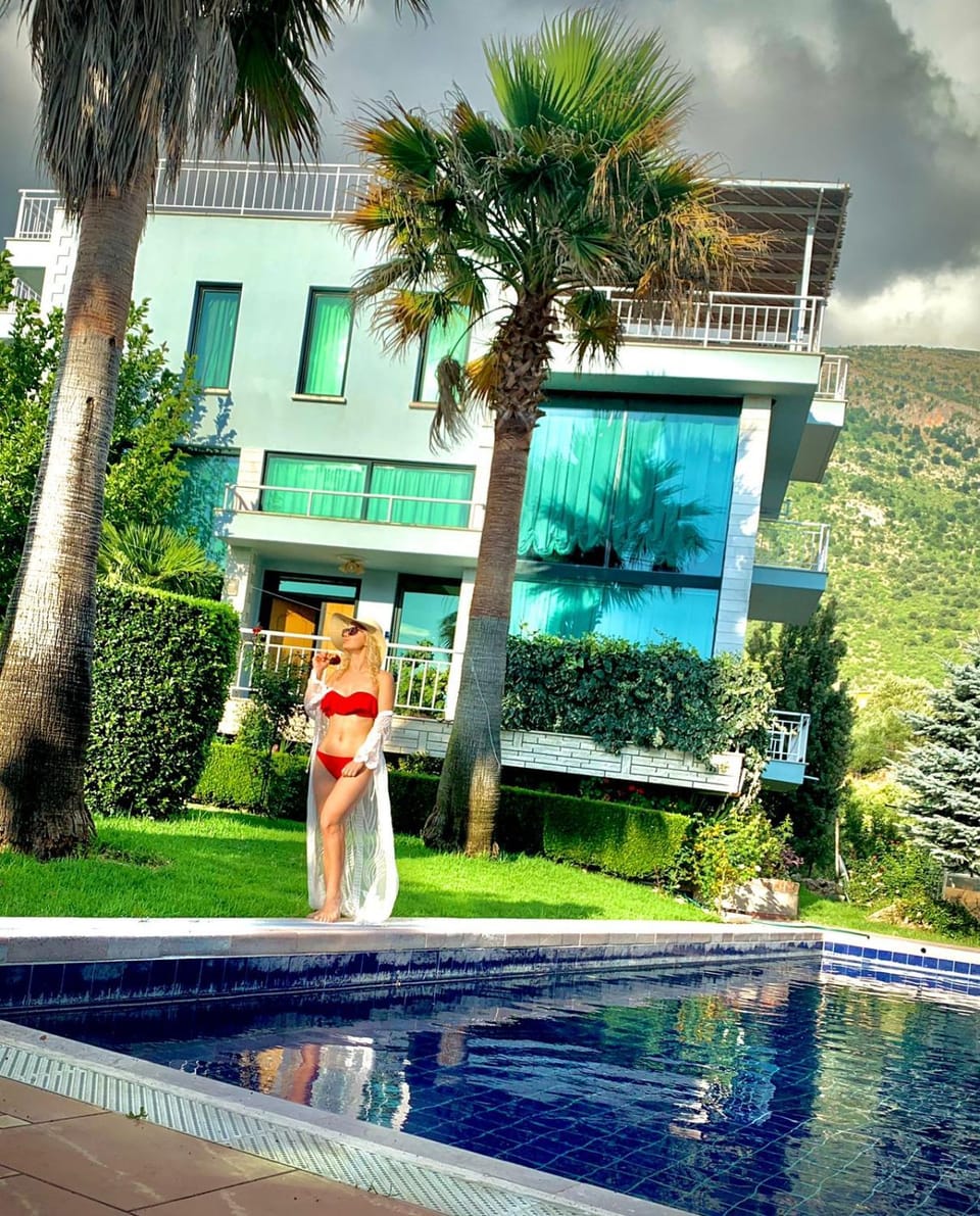 People, Swimming pool, Swimming pool