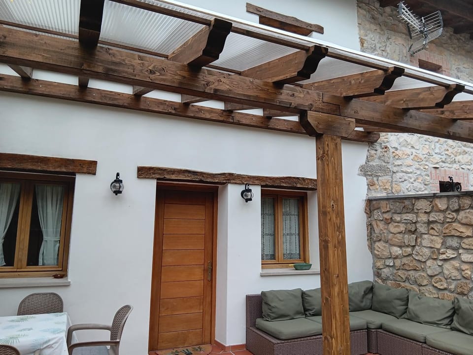 La Texuca House in Cantabria