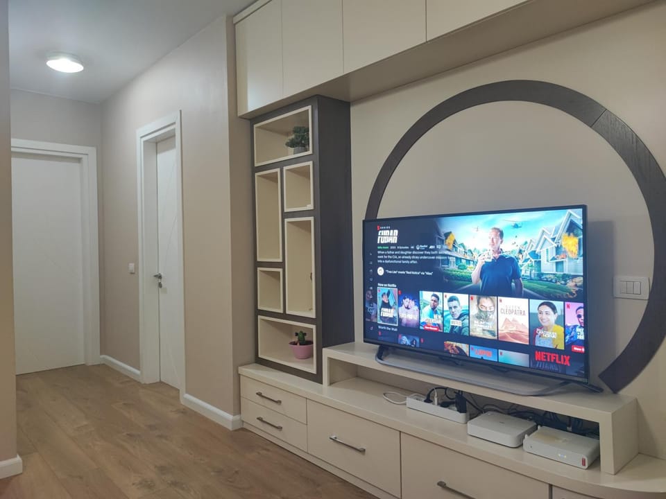 Communal lounge/ TV room, TV and multimedia, Evening entertainment