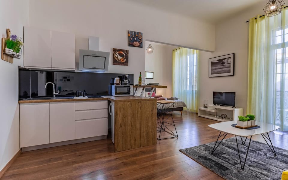 Coffee/tea facilities, Kitchen or kitchenette