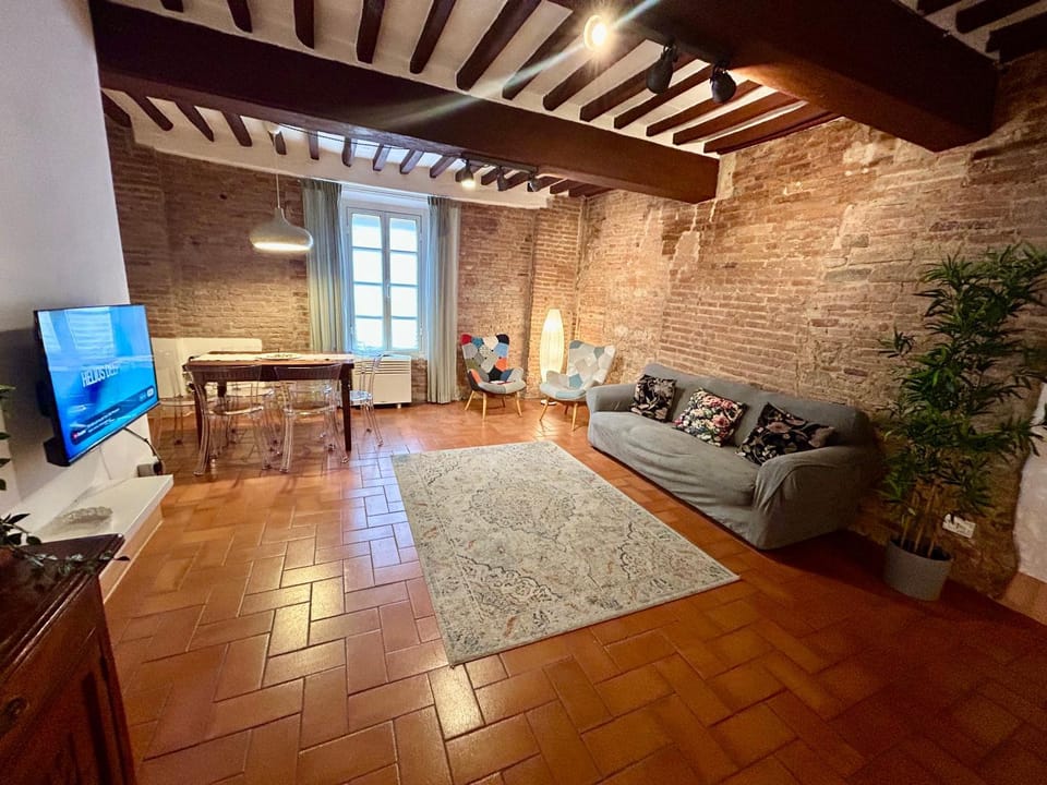 TV and multimedia, Seating area, Evening entertainment