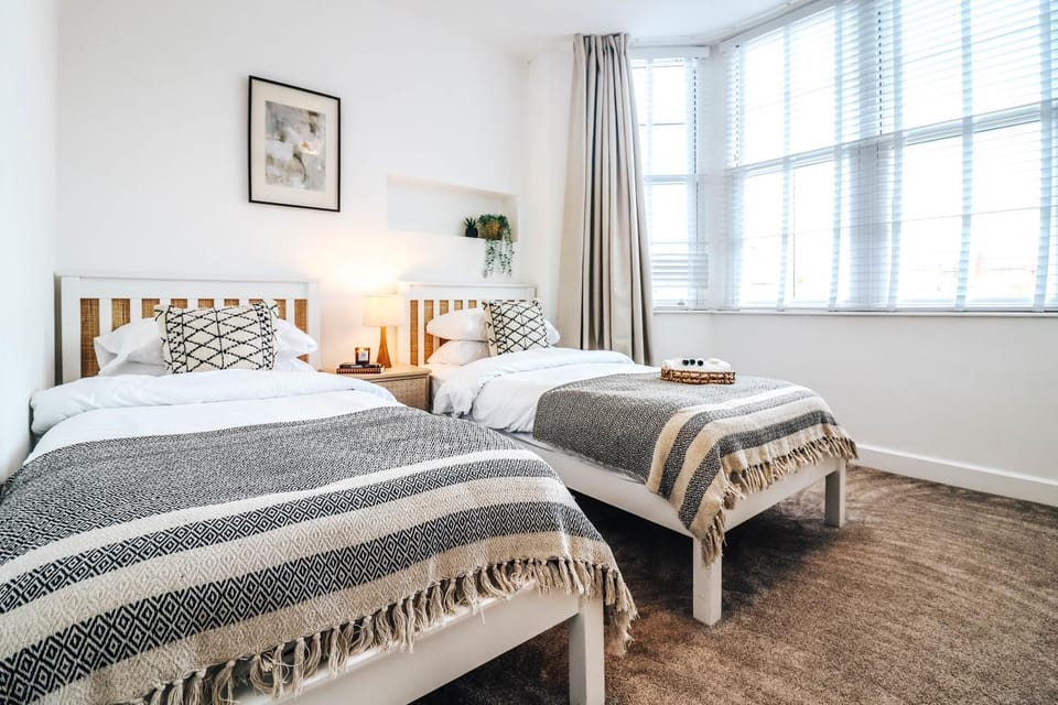 Principality View Apartment One, by Solace Stays Apartment in Cardiff