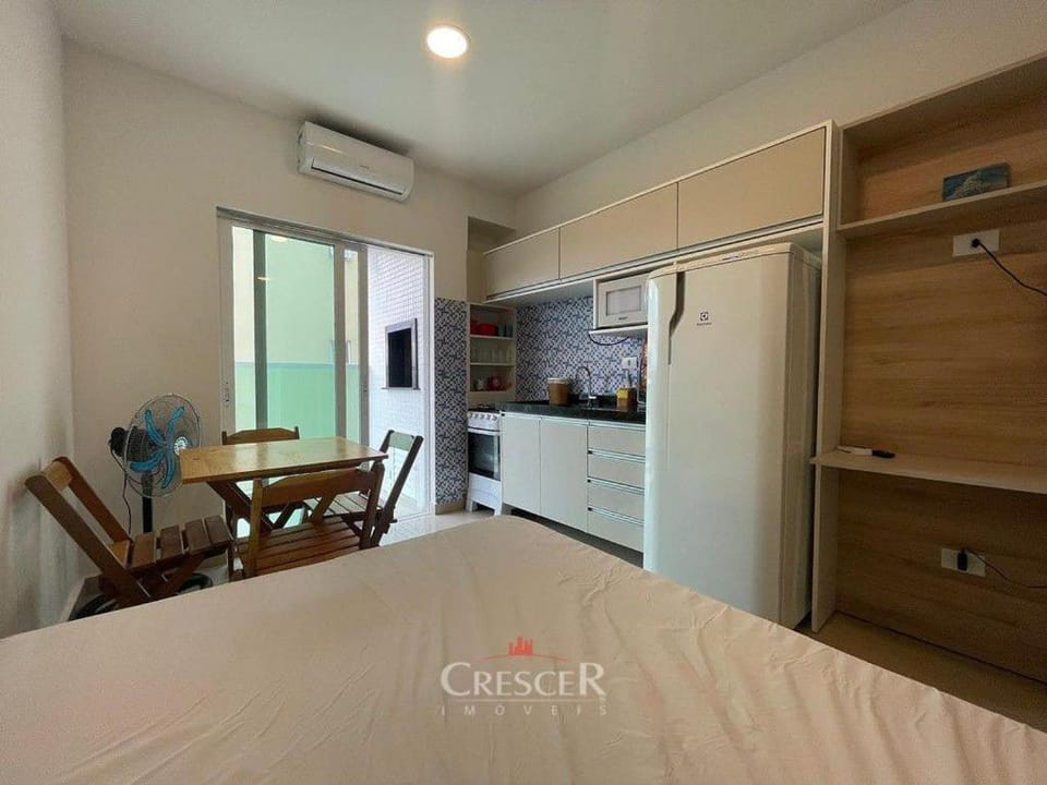Kitchen or kitchenette, Dining area, Bedroom