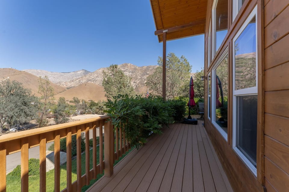 Balcony/Terrace, Mountain view