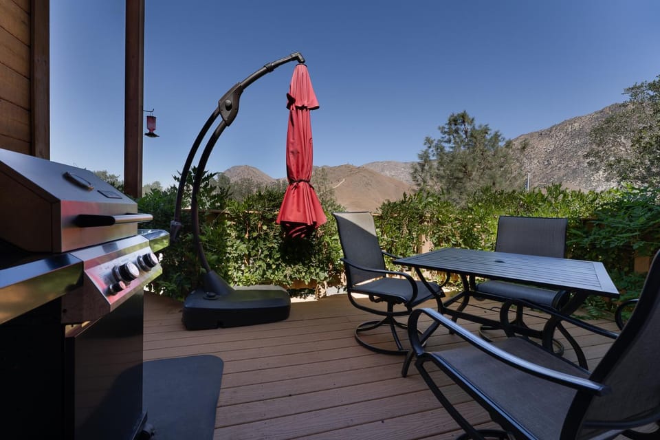 BBQ facilities, Balcony/Terrace, Mountain view