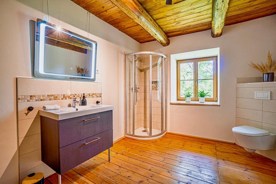 Shower, Toilet, Bathroom