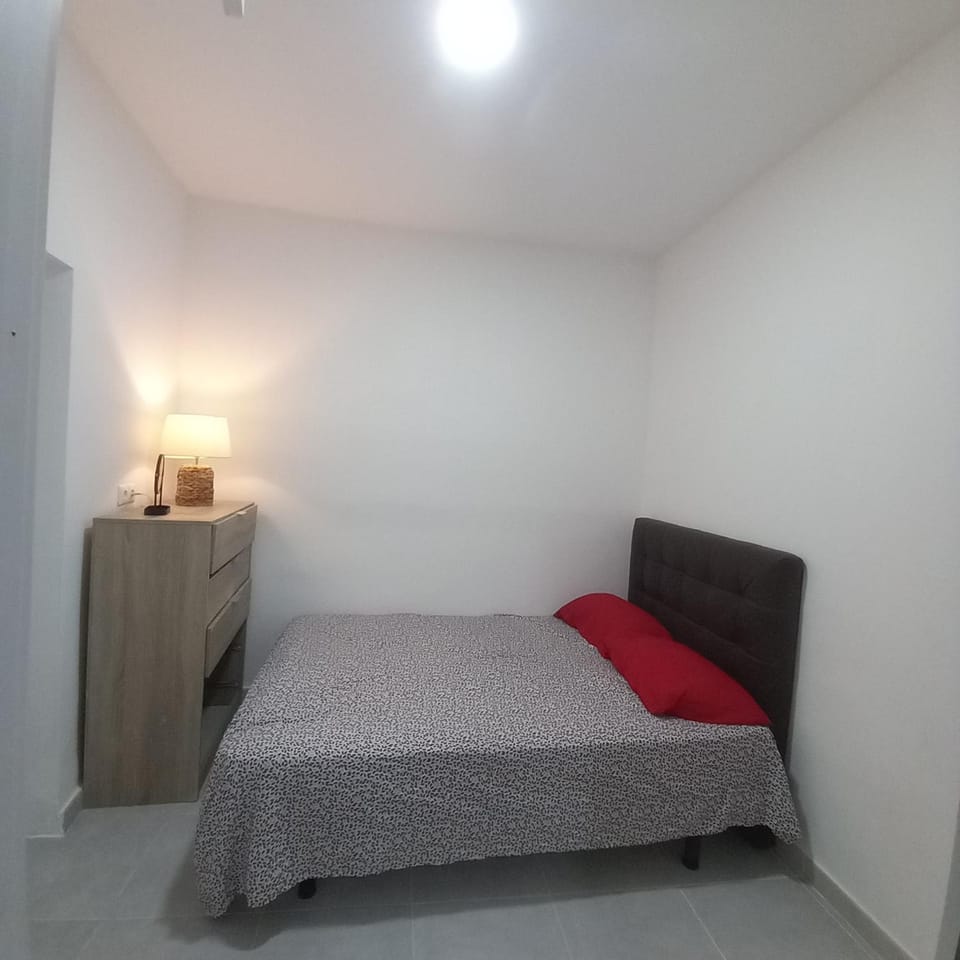 Clavelina Economy Room calle Julio Antonio Vacation rental in Alicante