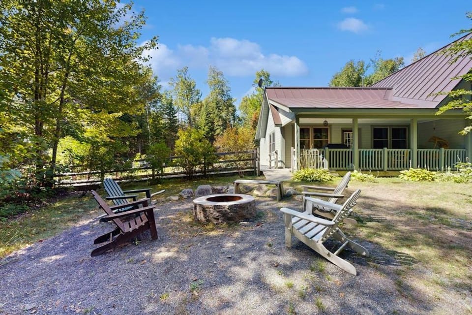 Sunrise Cottage House in Beaver Cove