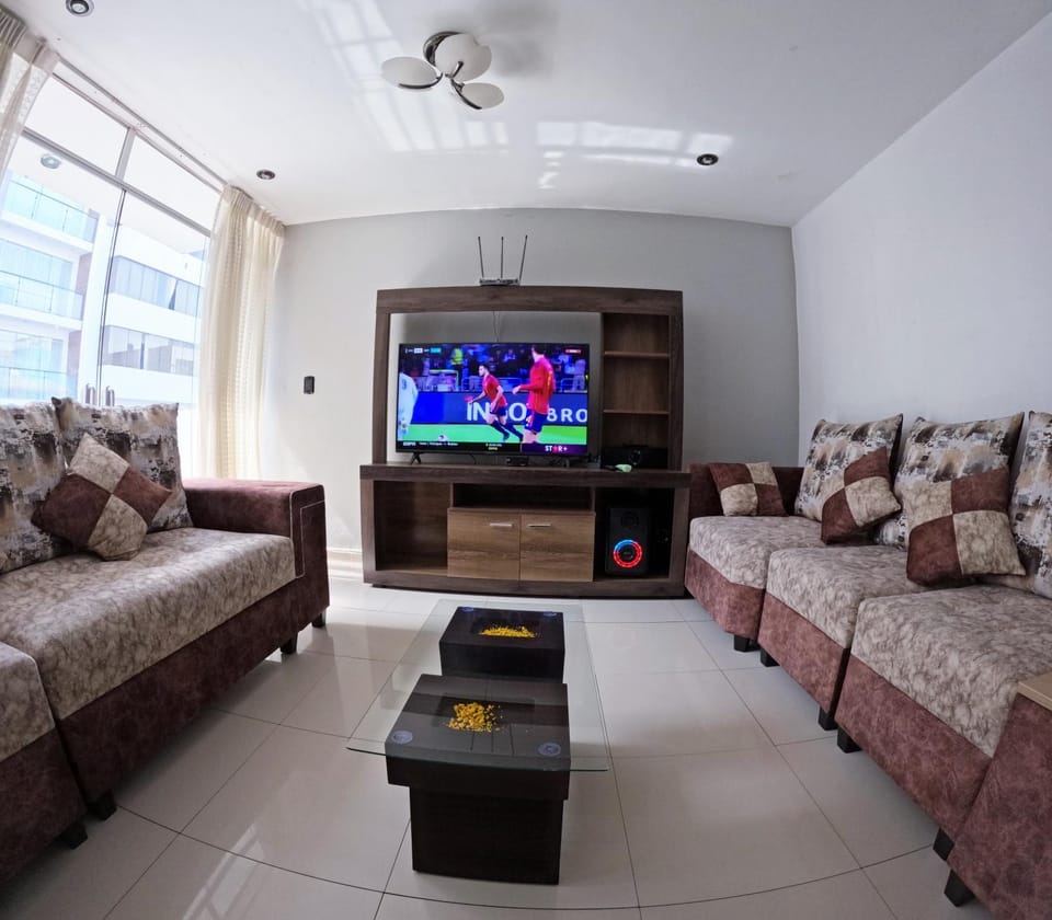 Communal lounge/ TV room, TV and multimedia, Living room, Seating area