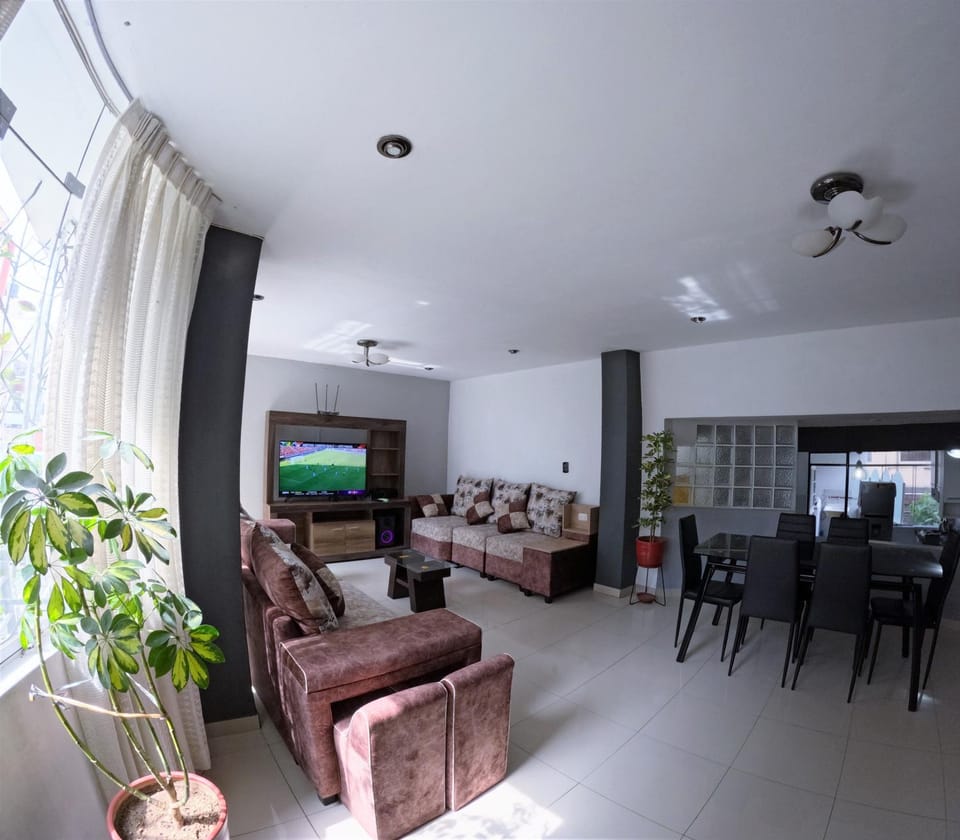 Communal lounge/ TV room, TV and multimedia, Living room, Seating area