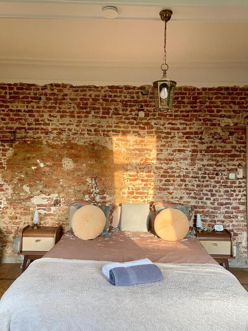 Bed, Decorative detail, Decorative detail, Bedroom, towels