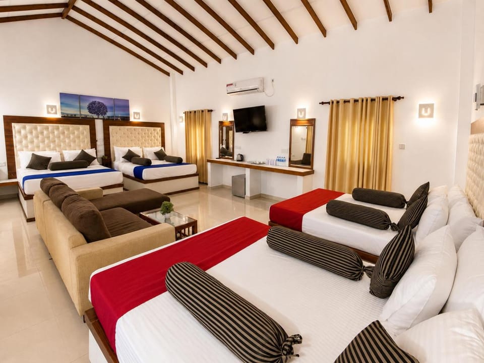 Bed, TV and multimedia, Photo of the whole room, Bedroom, air conditioner