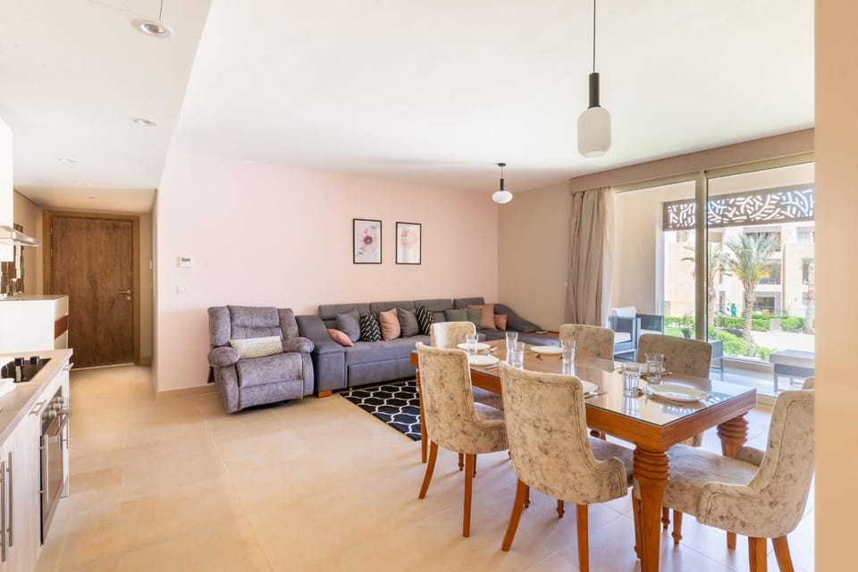Living room, Seating area, Dining area