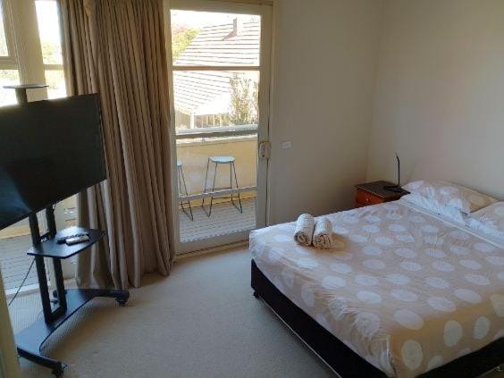Lovely 2 BR Spa apartment, Opposite Shepp Lake Apartment in Shepparton