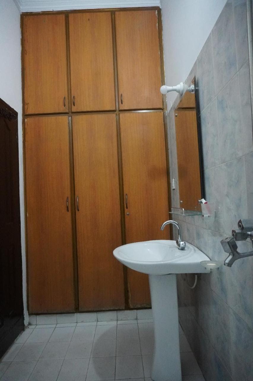 Homewood Suites Family Guest House & Apartments Bed and Breakfast in Lahore