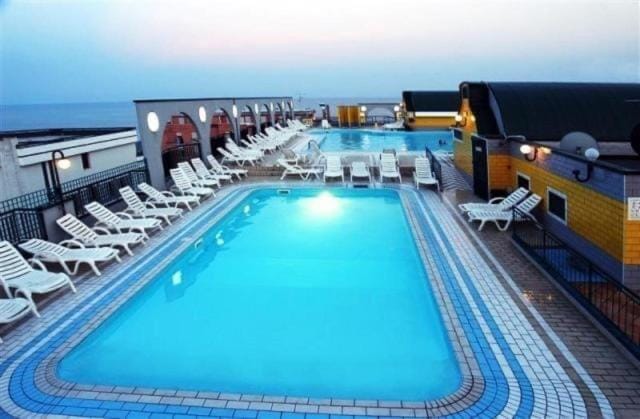 Pool view, Swimming pool, sunbed