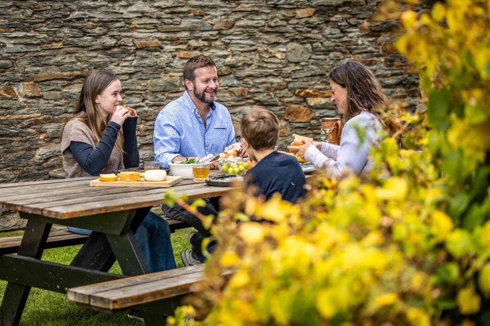 Manoir de Sterpigny, château-ferme 17ème siècle gîte la Tour House in Wallonia, Belgium