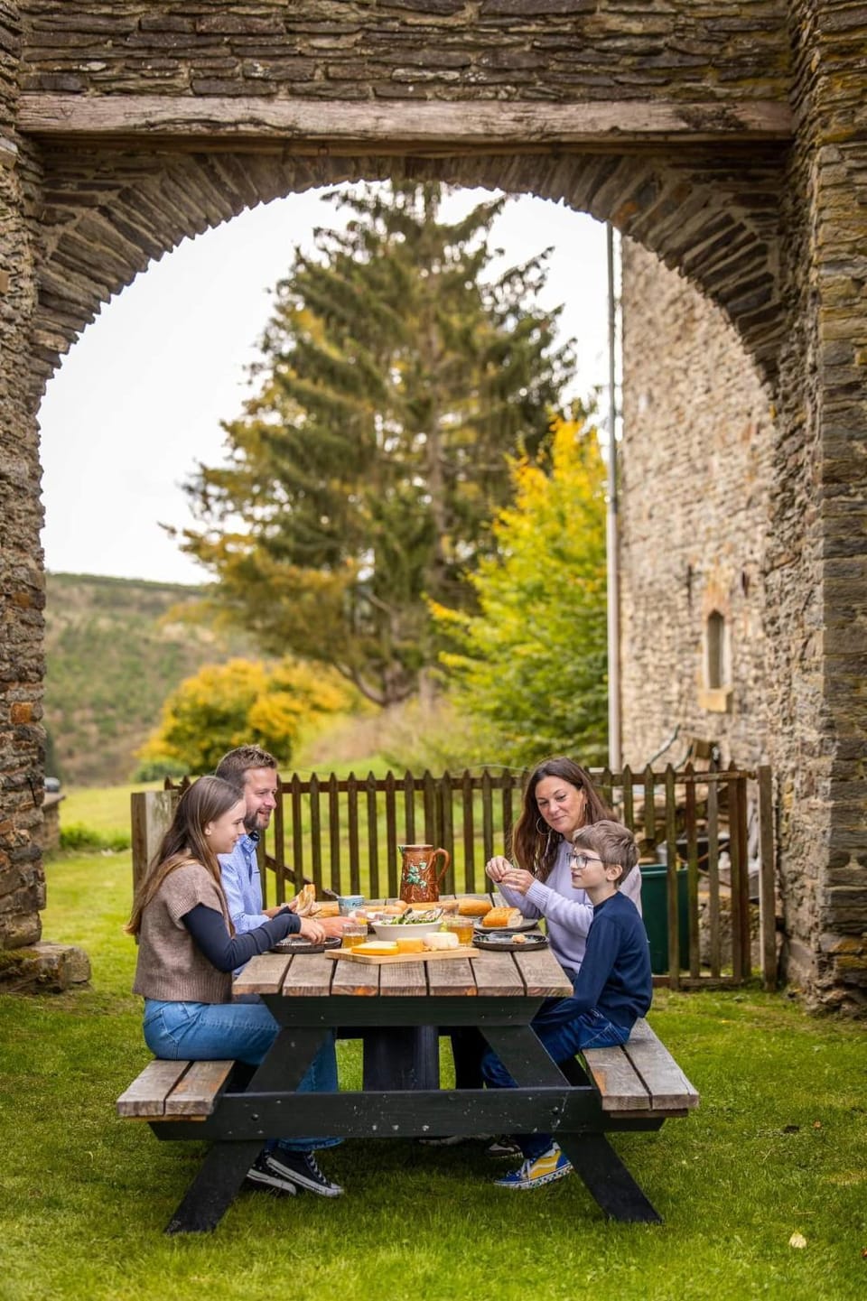 Manoir de Sterpigny, château-ferme 17ème siècle gîte la Tour House in Wallonia, Belgium