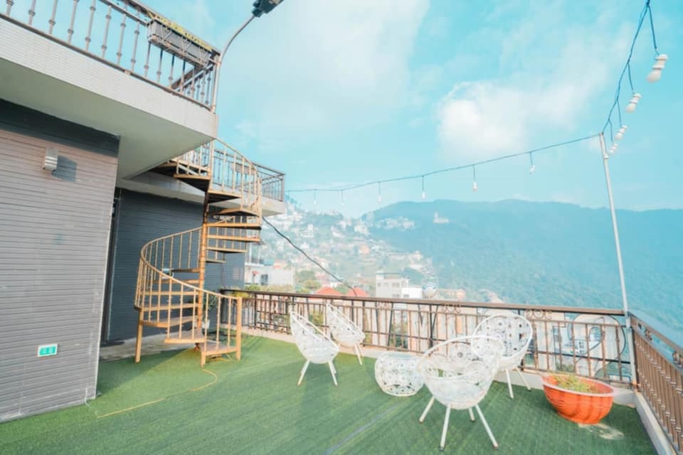 Balcony/Terrace, Mountain view