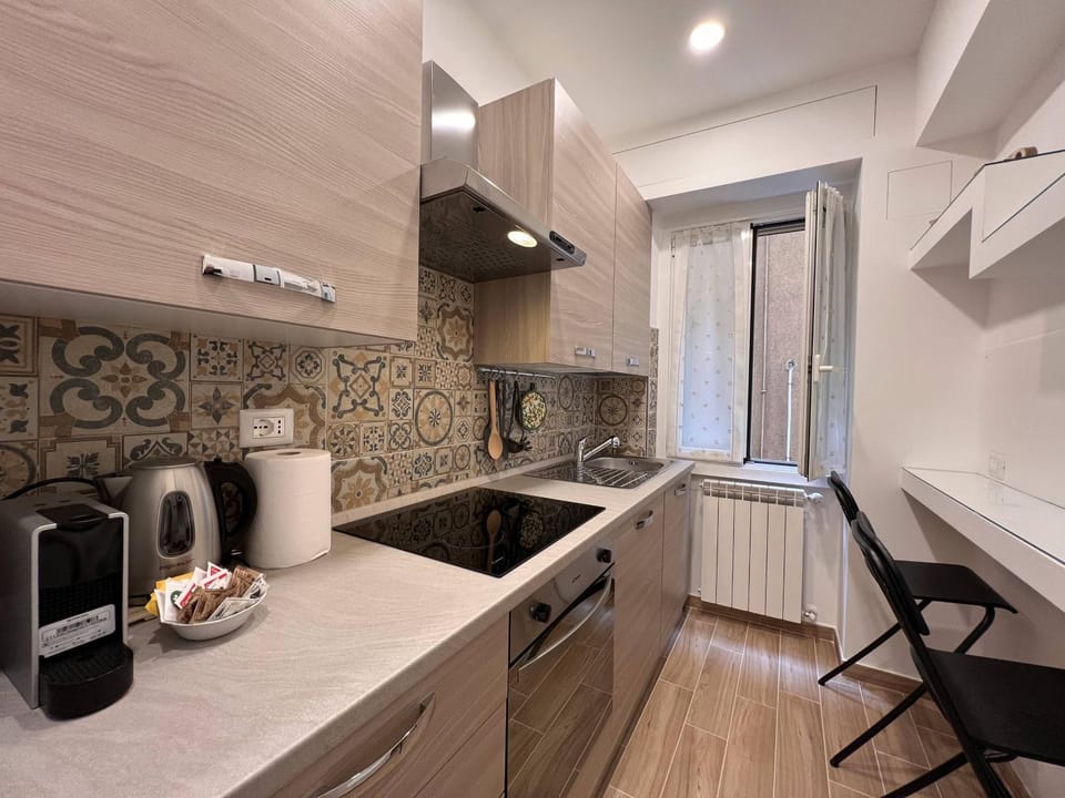 Coffee/tea facilities, Kitchen or kitchenette, Communal kitchen