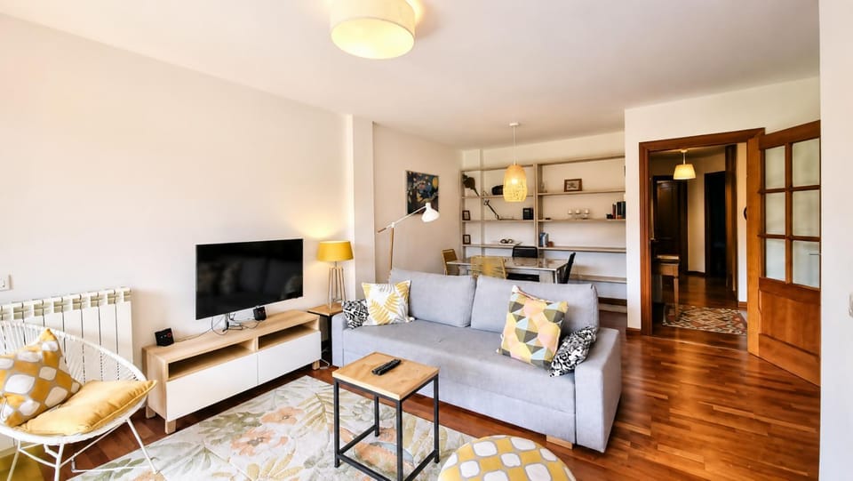 Communal lounge/ TV room, Dining area